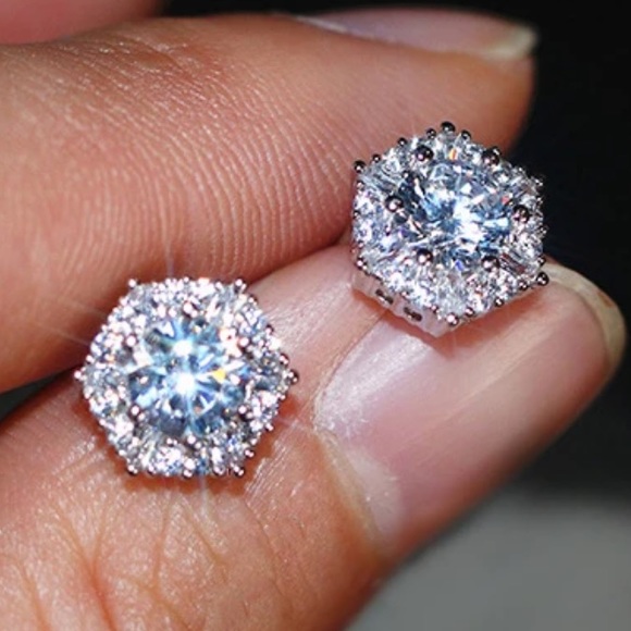 Jewelry - 18K White Gold Hexagon Halo stud earrings